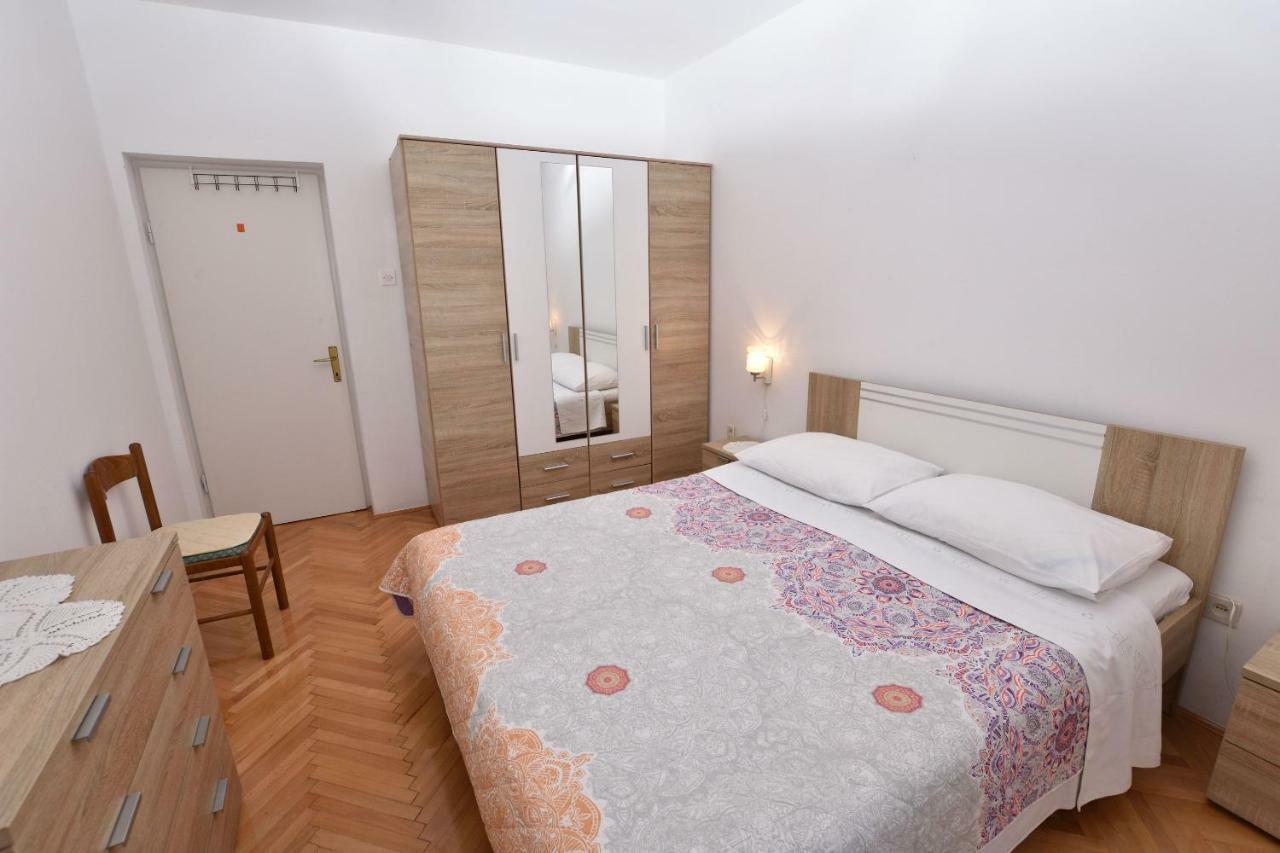Apartment Maria Примоштен Екстер'єр фото