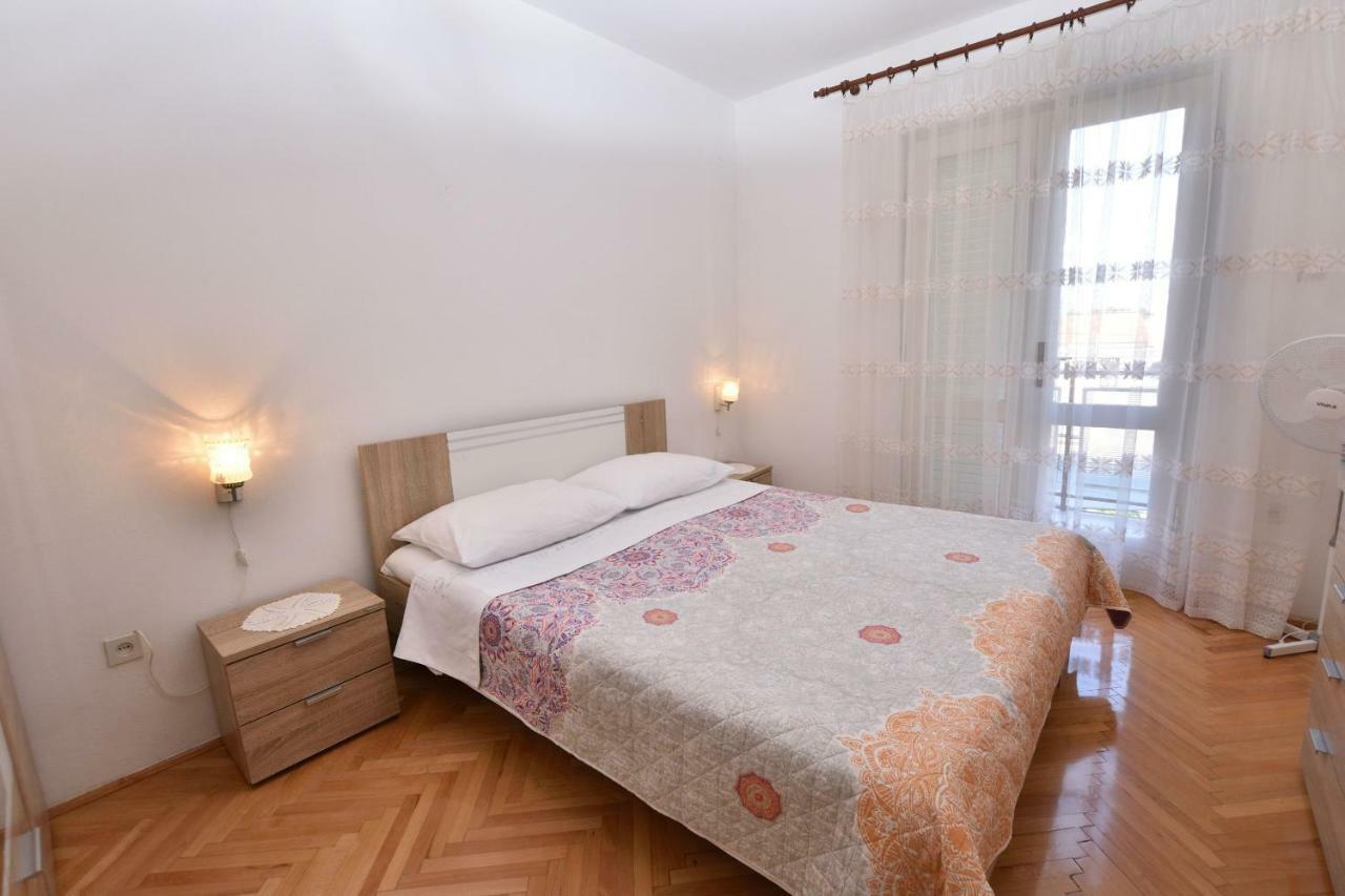 Apartment Maria Примоштен Екстер'єр фото